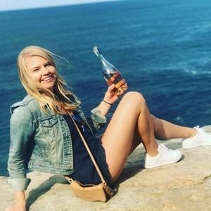 Meet your Posher, Janelle